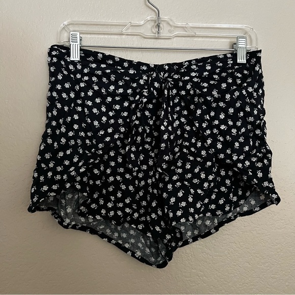 & Other Stories Tie Front Floral Shorts Size: 8 - Picture 1 of 6